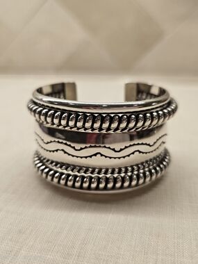 Pristine Vintage Navajo Tahe 91g Sterling Silver 5-Row Wide Cuff Bracelet 1 3/8"